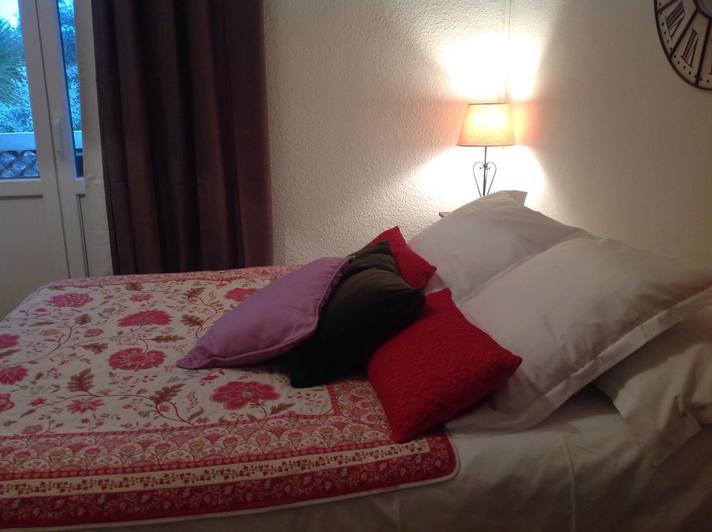 Hotel Lou Paradou Cagnes-sur-Mer Zimmer foto