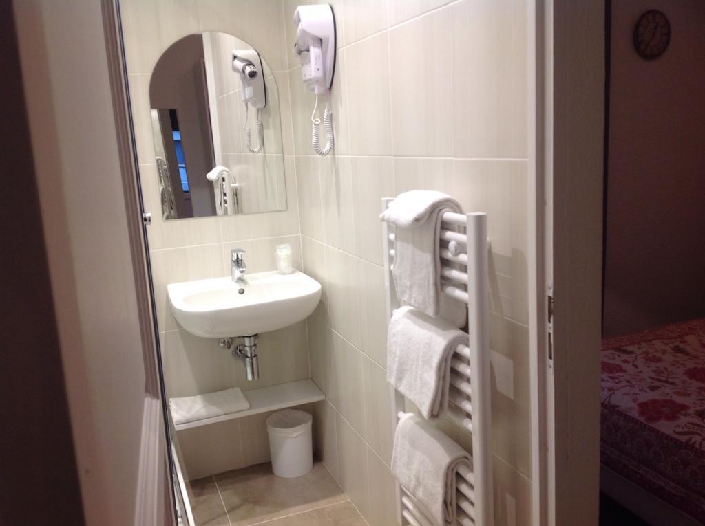 Hotel Lou Paradou Cagnes-sur-Mer Zimmer foto