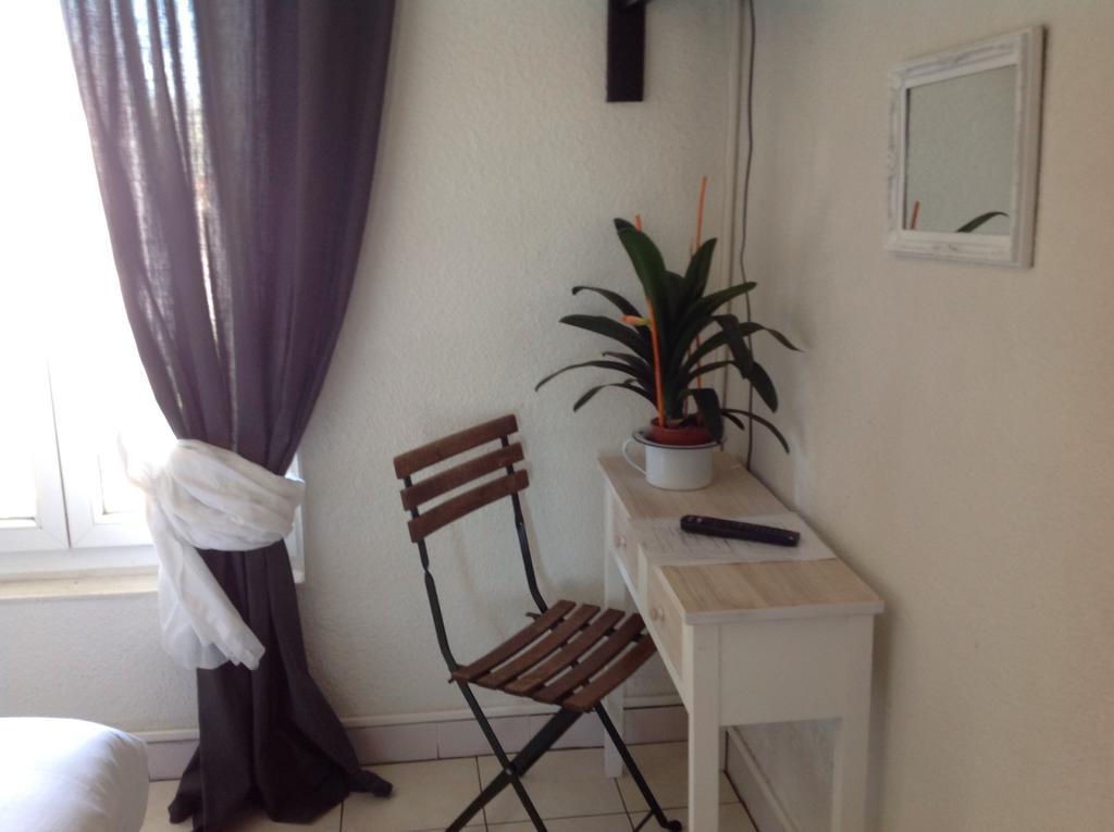 Hotel Lou Paradou Cagnes-sur-Mer Zimmer foto